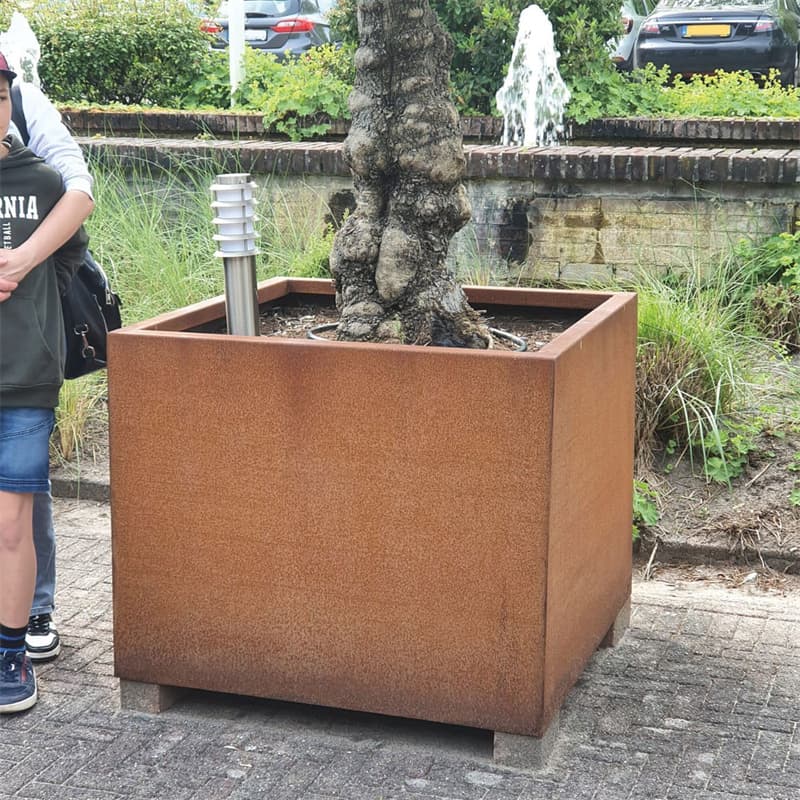 <h3>Стоманен фонтан MinImalism Corten за задния двор</h3>
